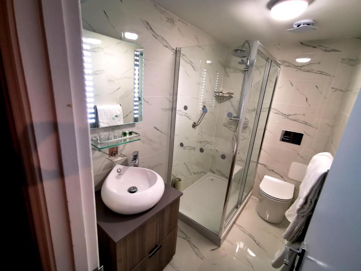 Kings Hotel Stokenchurch Εξωτερικό φωτογραφία