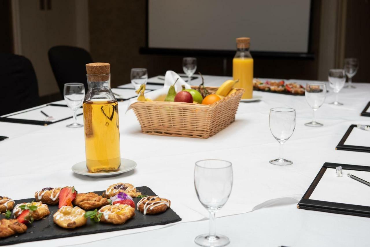 Kings Hotel Stokenchurch Εξωτερικό φωτογραφία