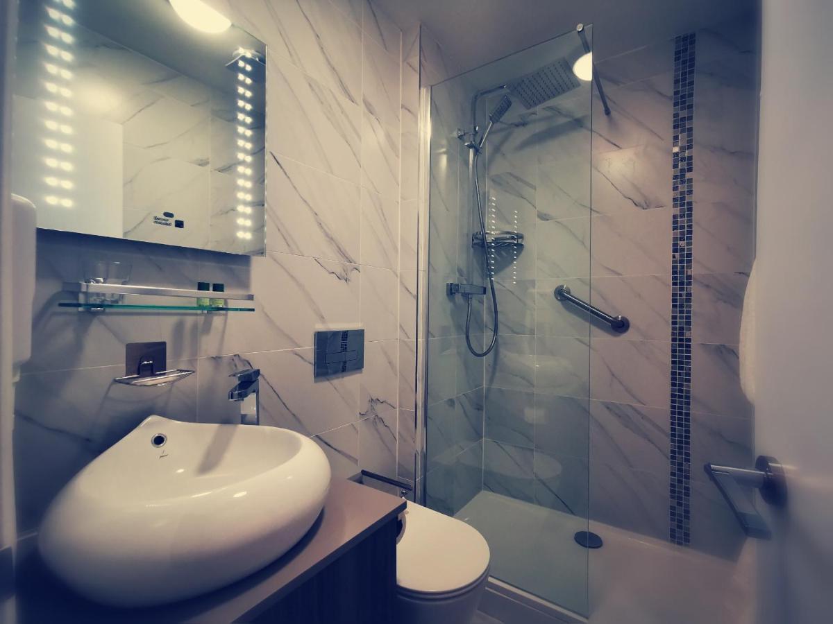 Kings Hotel Stokenchurch Εξωτερικό φωτογραφία